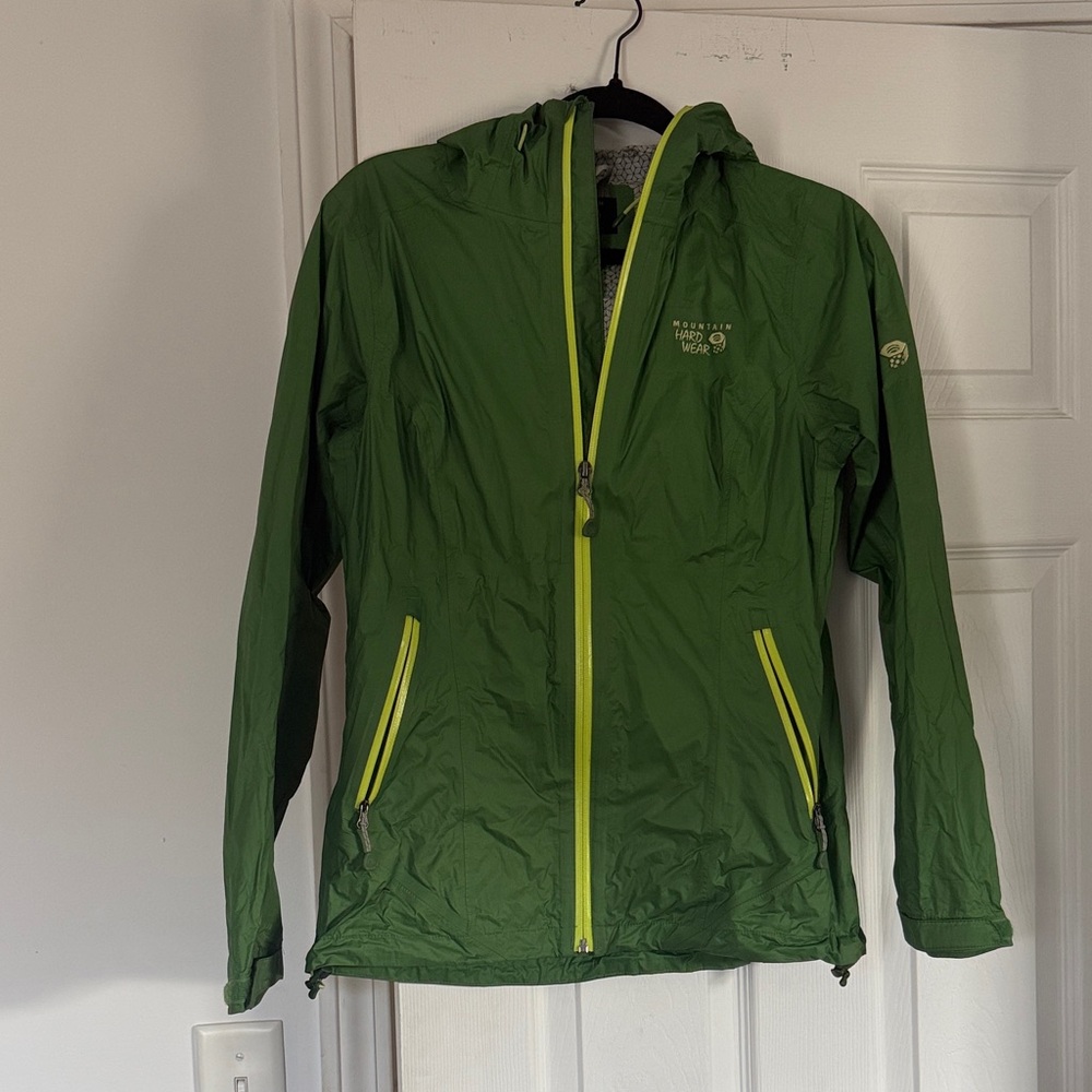 Mountain Hardwear Vibrant Green Hooded windbreaker/rain jacket